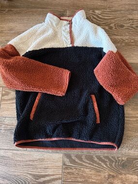 Time and true black and tan medium fleece Sherpa